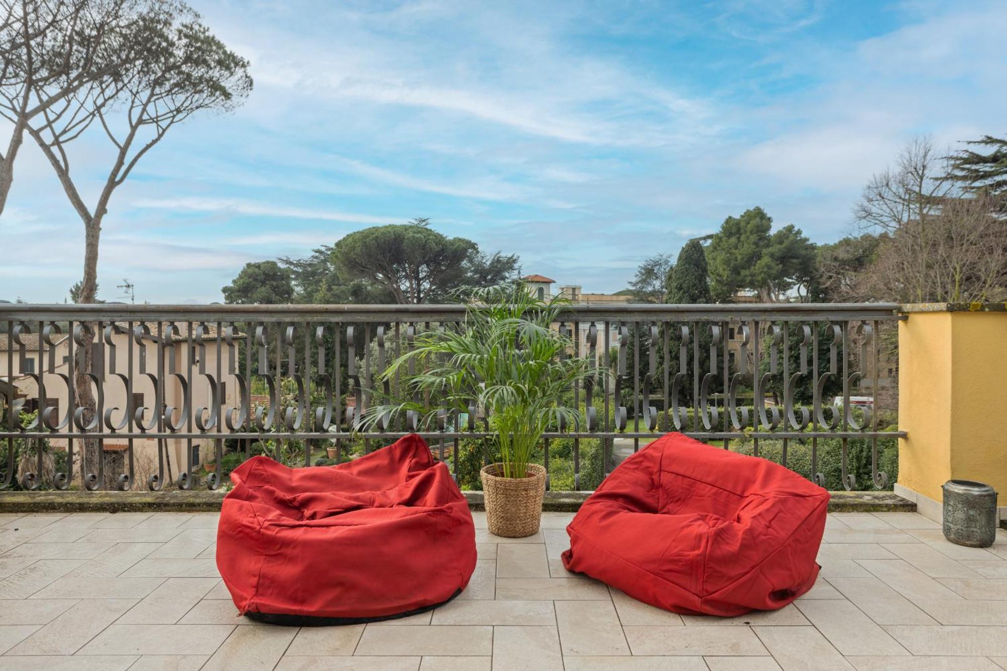 The Poolside House - New 2 Bedroom With Terrace Apartamento