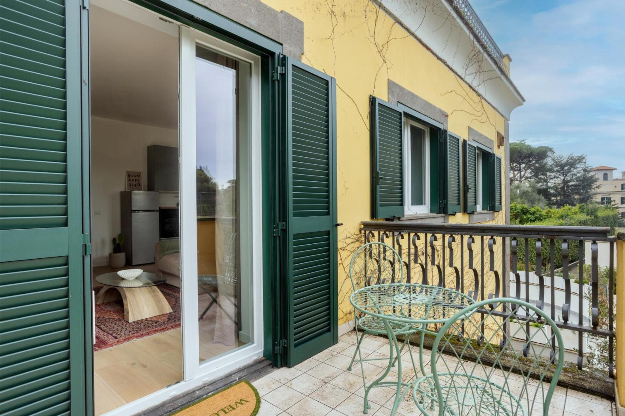 The Poolside House - New 2 Bedroom With Terrace Apartamento Roma