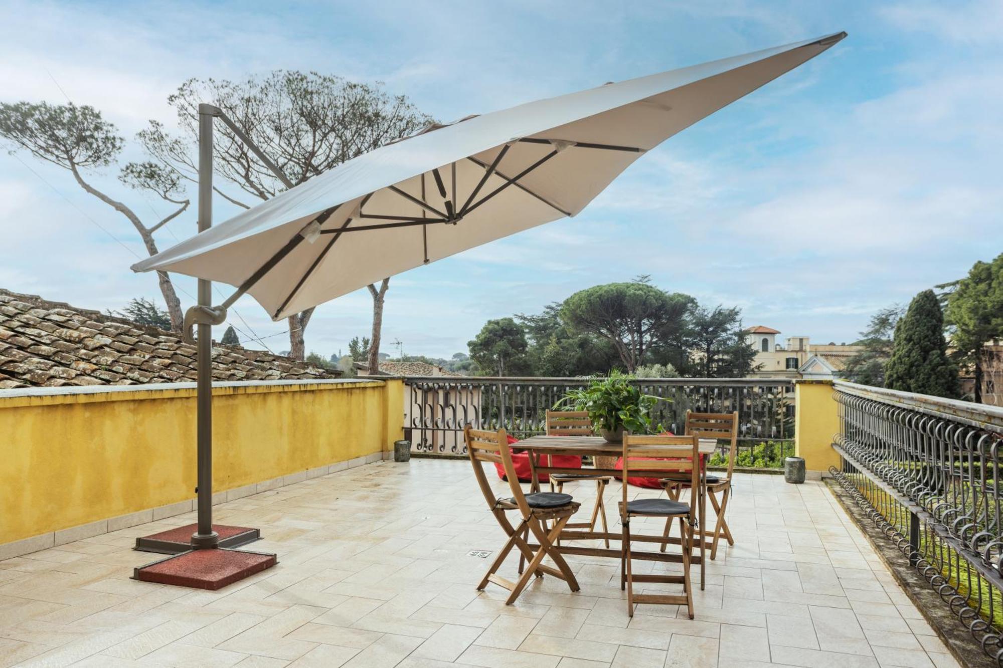 The Poolside House - New 2 Bedroom With Terrace Apartamento